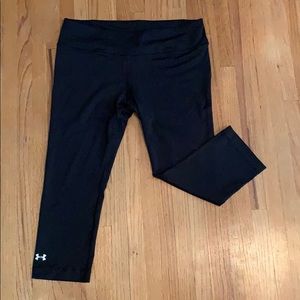 Black Under Armour capri leggings
